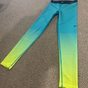 Nike pro hyper warm leggings